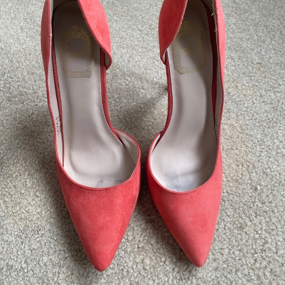 EUC, Faux Suede Heels in Coral, Size 8.5 - Picture 3 of 9